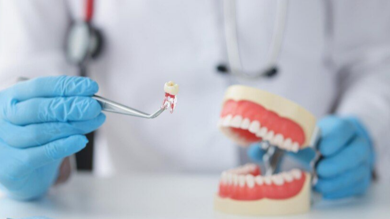 Modern dental clinic interior by Dentist in South Delhi at DelhiDentistSpa